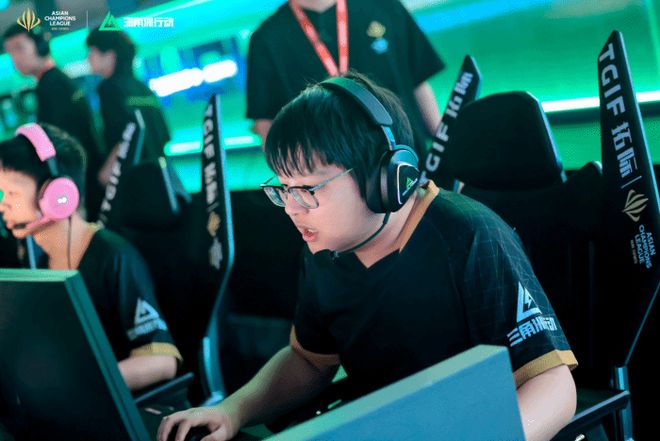 虽然雄鹿努 虽然雄鹿努