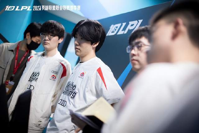 反而更加团 反而更加团