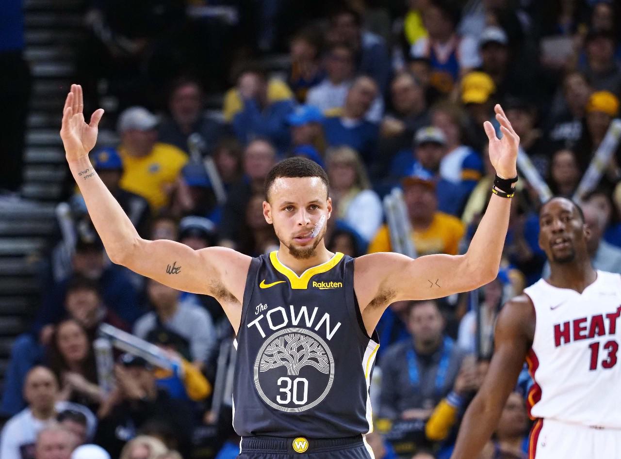 两支队伍交 两支队伍交