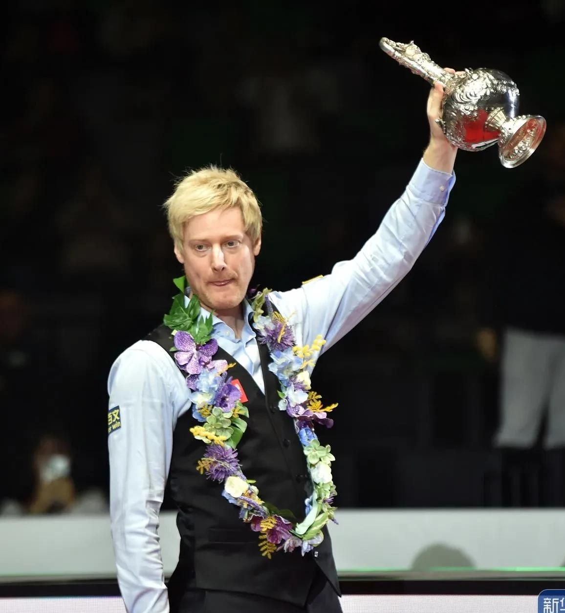 尽管带有幽 尽管带有幽